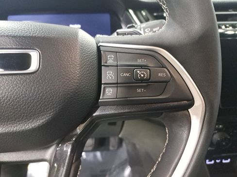 Used 2023 Jeep Grand Cherokee Altitude image 18