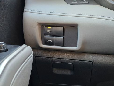 Used 2022 Toyota Highlander XLE image 17