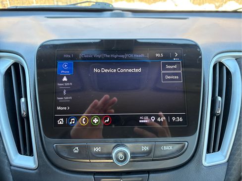 Used 2022 Chevrolet Malibu LT image 16