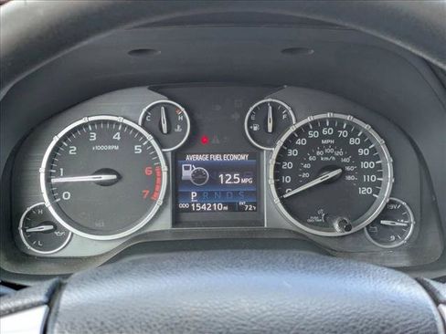 Used 2015 Toyota Tundra SR5 w/ SR5 Upgrade Package AWD/4WD image 11