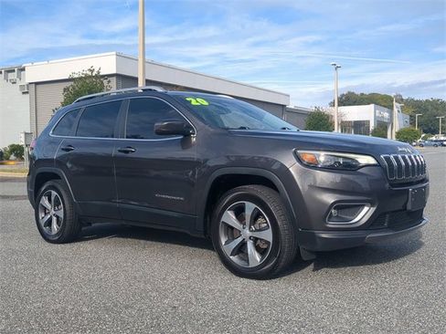 Used 2020 Jeep Cherokee Limited image 2