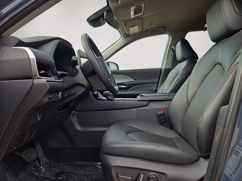 Used 2025 Toyota Grand Highlander FWD image 24