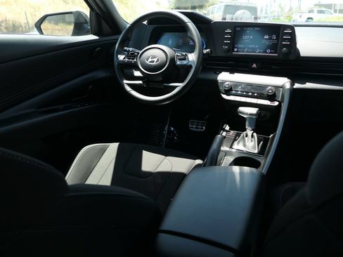 Certified 2025 Hyundai Elantra Sport FWD image 23