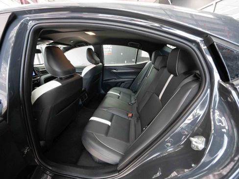 Used 2025 Toyota Camry SE image 23