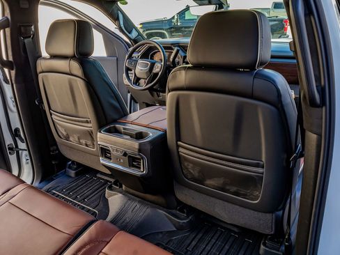 Used 2026 GMC Sierra 3500 Denali Ultimate w/ LPO, Black Badging Package image 31