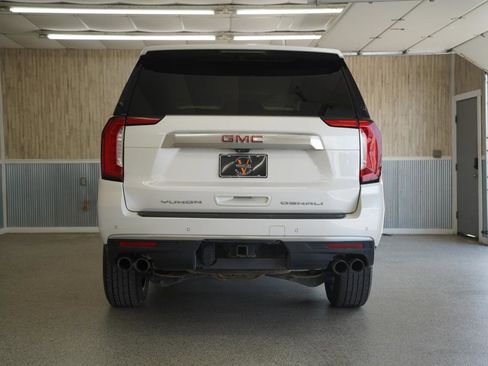 Used 2021 GMC Yukon Denali w/ Denali Premium Package AWD/4WD image 8