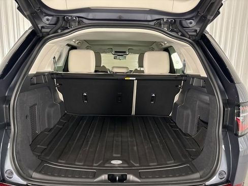 New 2025 Land Rover Discovery Sport S image 31