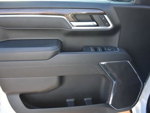 Used 2024 Chevrolet Silverado 1500 LT image 11