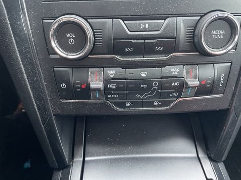 Used 2019 Ford Explorer XLT w/ Equipment Group 202A image 18