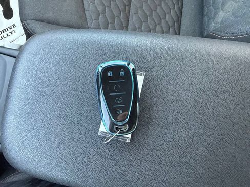 Used 2020 Chevrolet Equinox LT w/ Driver Convenience Package AWD/4WD image 24