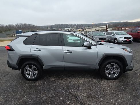Used 2025 Toyota RAV4 XLE FWD image 9