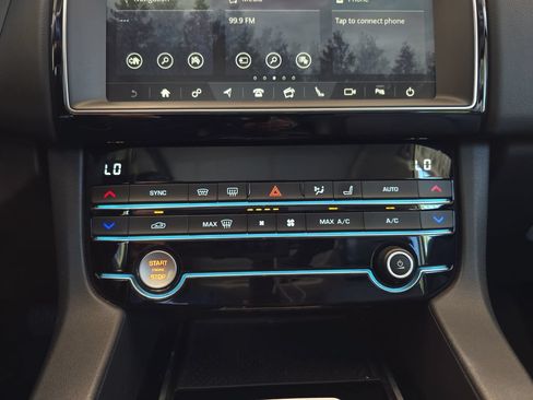 Used 2020 Jaguar F-PACE AWD/4WD image 26