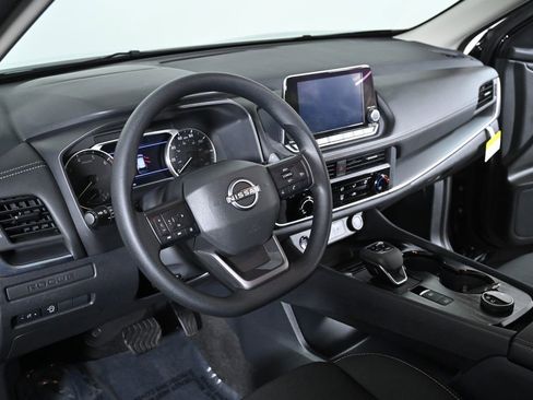 Certified 2025 Nissan Rogue S image 12