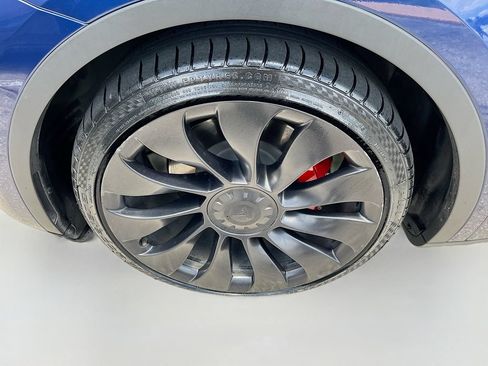Used 2023 Tesla Model Y Performance AWD/4WD image 31