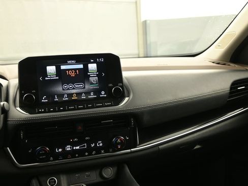 Certified 2023 Nissan Rogue SL w/ SL Premium Package AWD/4WD image 16