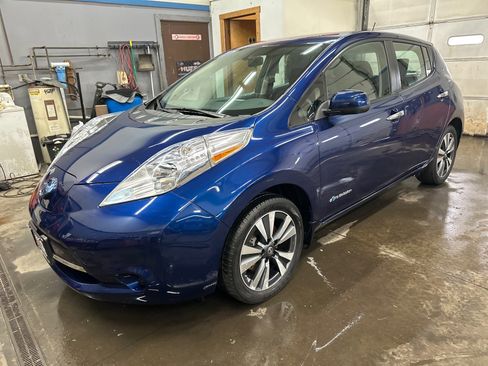 Used 2017 Nissan Leaf SV w/ Premium Package image 1