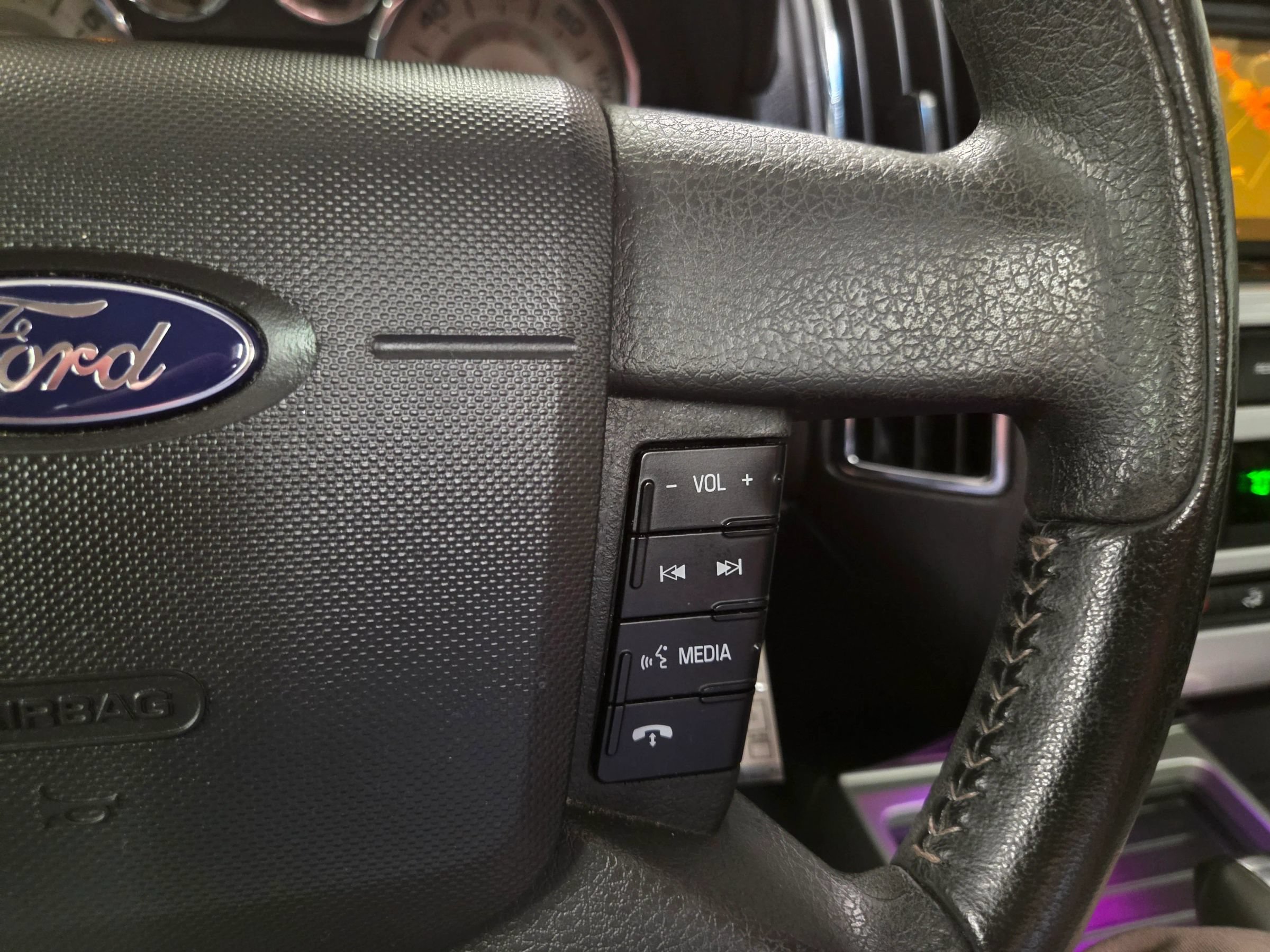 Used 2010 Ford Edge SEL FWD image 19