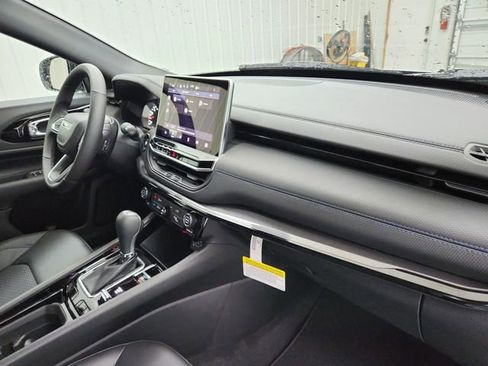 New 2026 Jeep Compass Latitude image 25