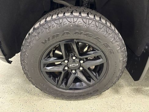 Used 2020 Chevrolet Silverado 1500 LT Trail Boss AWD/4WD image 12