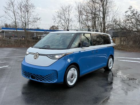 New 2025 Volkswagen ID. Buzz 1st Edition image 3