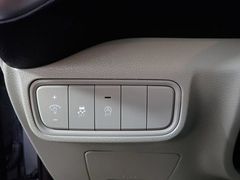 Used 2025 Kia Soul LX w/ LX Technology Package FWD image 20