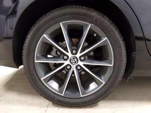 Used 2015 Toyota Camry XSE image 31