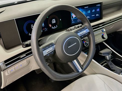 Used 2025 Hyundai Tucson SEL image 18