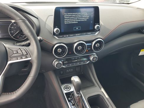 New 2025 Nissan Sentra SR w/ SR Premium Package image 15