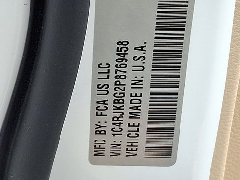 Certified 2023 Jeep Grand Cherokee L Limited w/ Luxury Tech Group II image 30