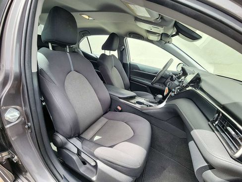 Used 2022 Toyota Camry LE image 25