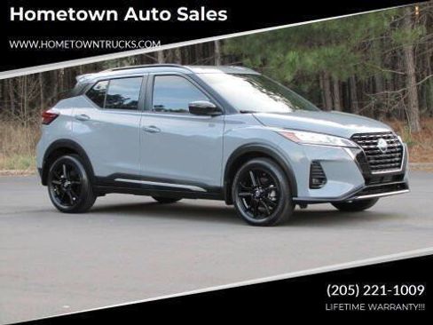 Used 2024 Nissan Kicks SR image 1