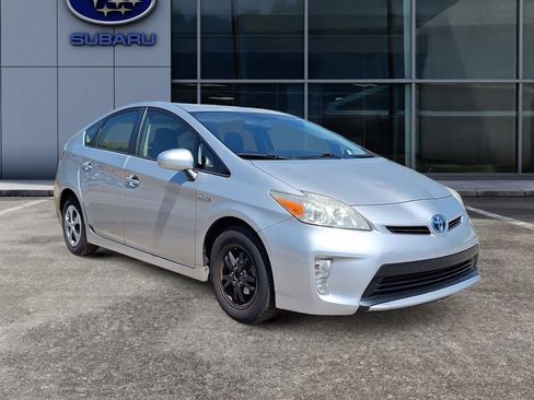 Used 2014 Toyota Prius Four image 2