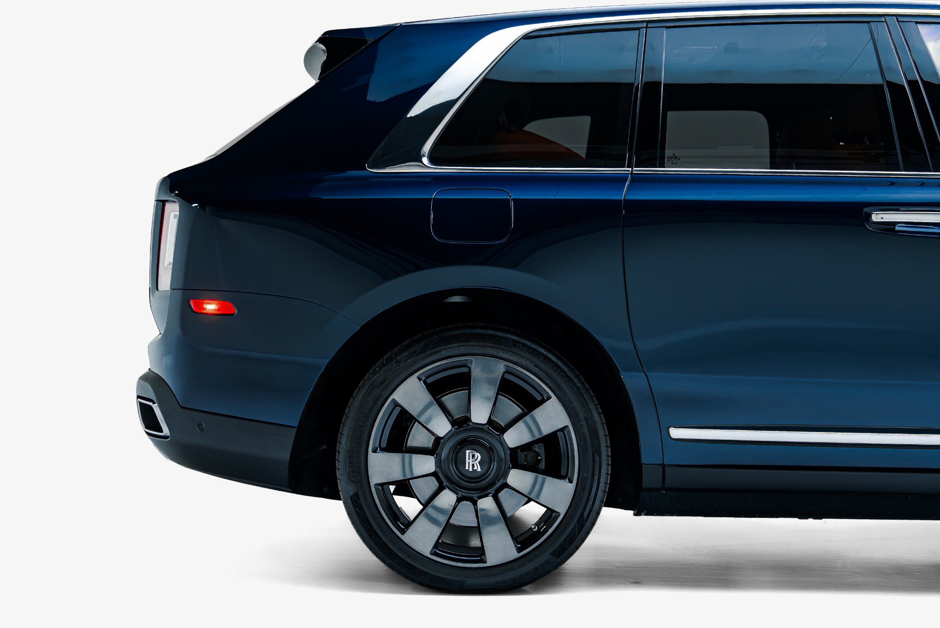 Used 2023 Rolls-Royce Cullinan AWD/4WD image 16