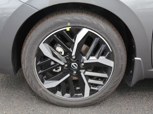 New 2025 Nissan Versa SR w/ Trunk Package image 9