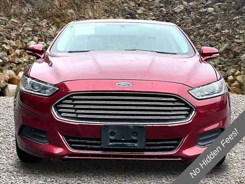 Used 2014 Ford Fusion SE FWD image 3