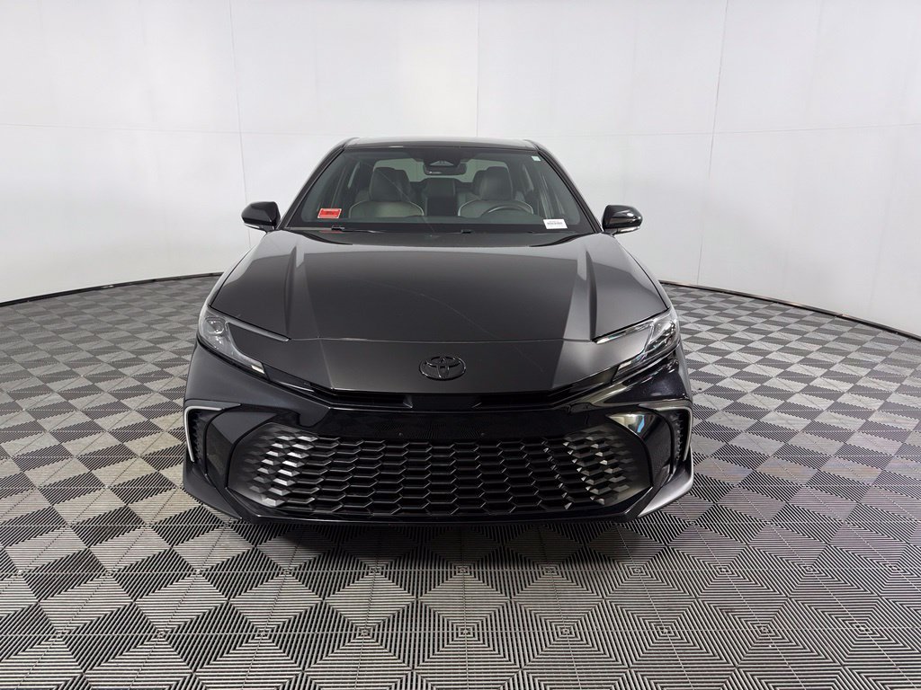 Used 2025 Toyota Camry SE w/ Convenience Package FWD image 2