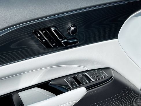 New 2026 Cadillac Lyriq Sport RWD image 18