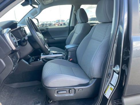 Used 2023 Toyota Tacoma SR5 AWD/4WD image 7
