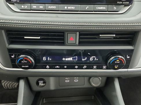 Used 2025 Nissan Rogue SV w/ SV Premium Package image 33