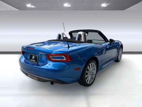 Used 2017 FIAT 124 Spider Lusso RWD image 9