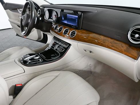 Certified 2017 Mercedes-Benz E 300 4MATIC image 23