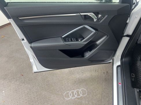 Certified 2025 Audi Q3 2.0T Premium w/ Convenience Package image 19