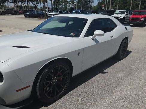 Used 2016 Dodge Challenger SRT Hellcat RWD image 2