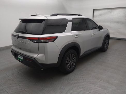 Used 2023 Nissan Pathfinder SV AWD/4WD image 10
