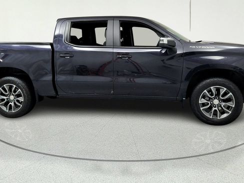 Used 2024 Chevrolet Silverado 1500 LT AWD/4WD image 6