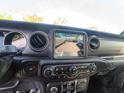 Used 2022 Jeep Gladiator Sport AWD/4WD image 28