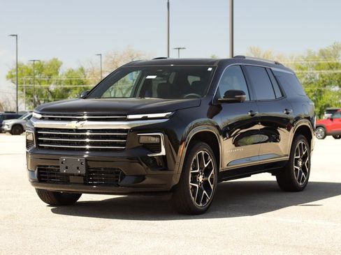 New 2026 Chevrolet Traverse High Country w/ LPO, Floor Liner Package AWD/4WD image 3