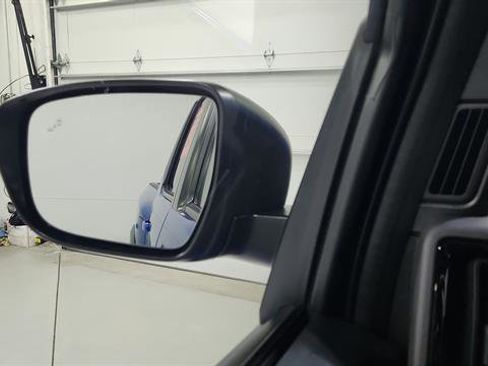 Certified 2025 Nissan Frontier PRO-4X image 18