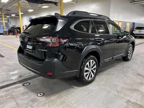Certified 2025 Subaru Outback Premium image 8