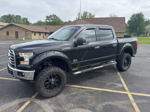 Used 2015 Ford F150 XLT w/ Equipment Group 302A Luxury image 2